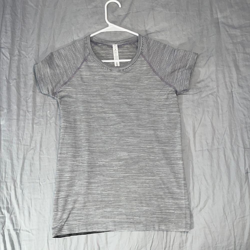 Lululemon Swiftly Tech 2.0 short sleeve shirt
